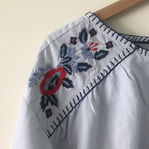 H&M Light Blue Blouse with Floral Embroidery - Size Small/Medium - Picture 4 of 7